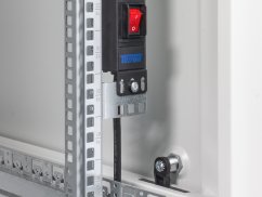 RAX-DR-X13-X1, Držák PDU 1U na bok vertikální lišty, detail