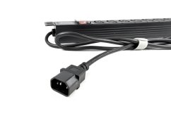 19“ napájecí panel 1U, 9x IEC C13, vypínač, 2m kabel C14