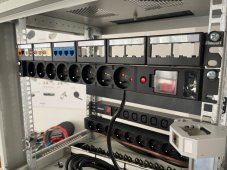 Acar S8 - 3m,19“ rozvodný panel, 8xCZ, přepěťová ochrana, vypínač, RAL9005