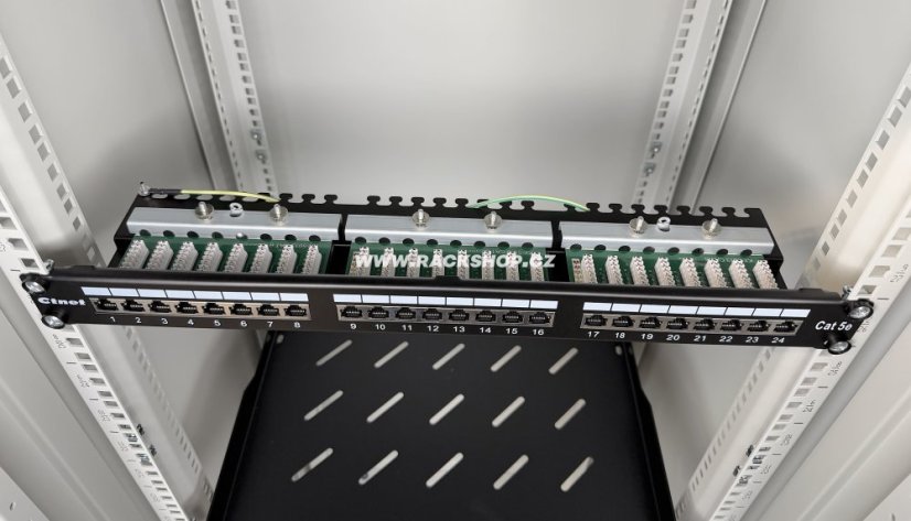 CTnet™ 19" patch panel 24 port UTP cat.5e, 1U, v rozvaděči