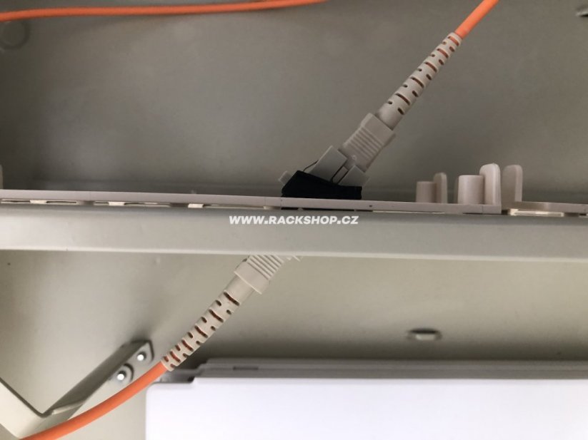 Optická skříňka pro 24SC/LC spojek - detail nosné masky pro 24SC/LC konektory , 4