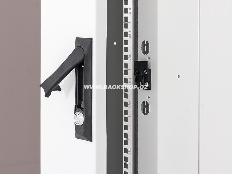 19“rozvaděč RTA Triton, klika a zámek