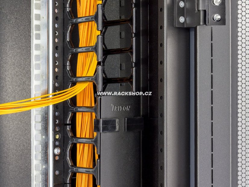 RAB-VP-OXX-X1 - výklopný, odnímatelný kryt pro vyvazovací vertikální panel RAB-VP-HXX-X1 - Výška: 15U